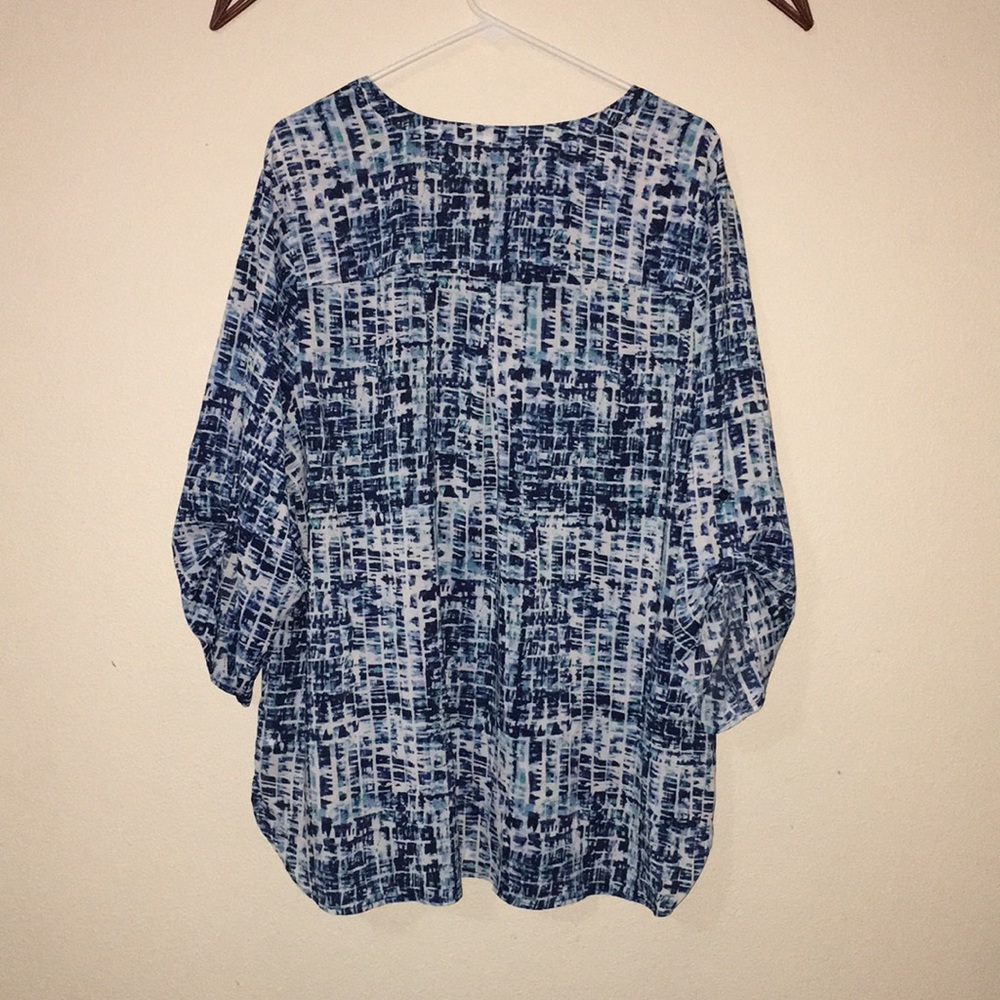 Blue Patterned Button-Up Blouse - Picture 4 of 5